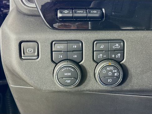 Used 2023 Chevrolet Silverado 1500 High Country w/ Technology Package image 10