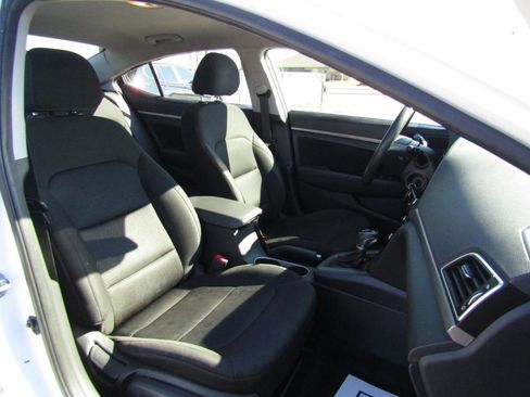 Used 2018 Hyundai Elantra SEL image 27