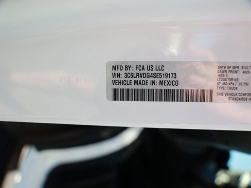 Used 2025 RAM ProMaster 2500 w/ Convenience Group FWD image 38