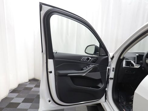 New 2026 BMW X7 xDrive40i AWD/4WD image 5