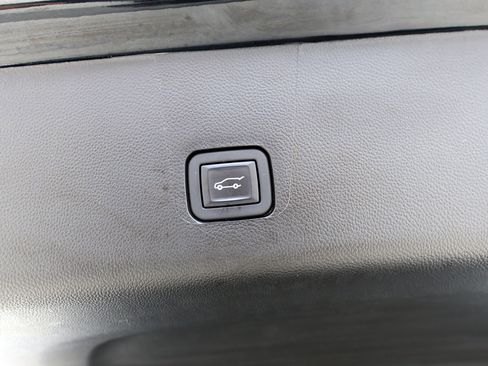 Used 2021 Chevrolet Traverse Premier w/ Redline Edition image 29