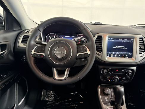 Used 2019 Jeep Compass Latitude w/ Popular Equipment Group AWD/4WD image 16