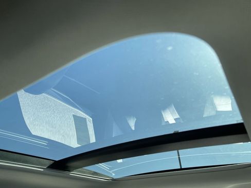 Used 2021 Hyundai Sonata Limited w/ Preferred Accessory Package image 21