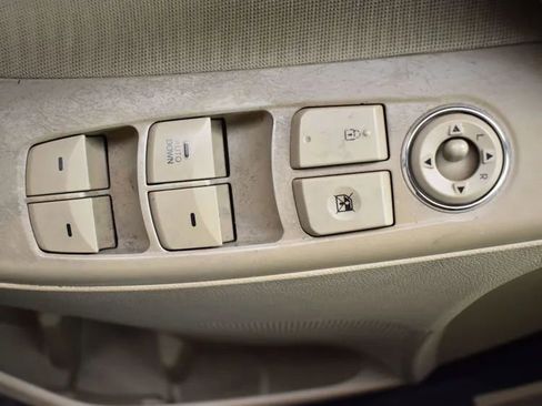 Used 2012 Hyundai Elantra GLS w/ Preferred Pkg 3 FWD image 19