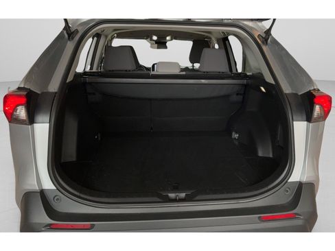 Used 2025 Toyota RAV4 XLE FWD image 26