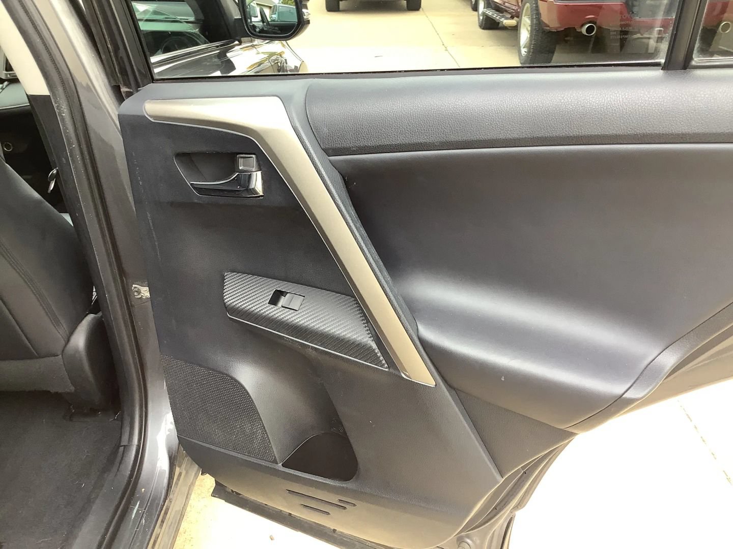 Used 2013 Toyota RAV4 Limited FWD image 16