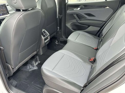 New 2026 Volkswagen Tiguan SE R-Line AWD/4WD image 9