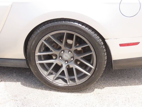 Used 2011 Ford Mustang GT Premium w/ Electronics Pkg RWD image 17