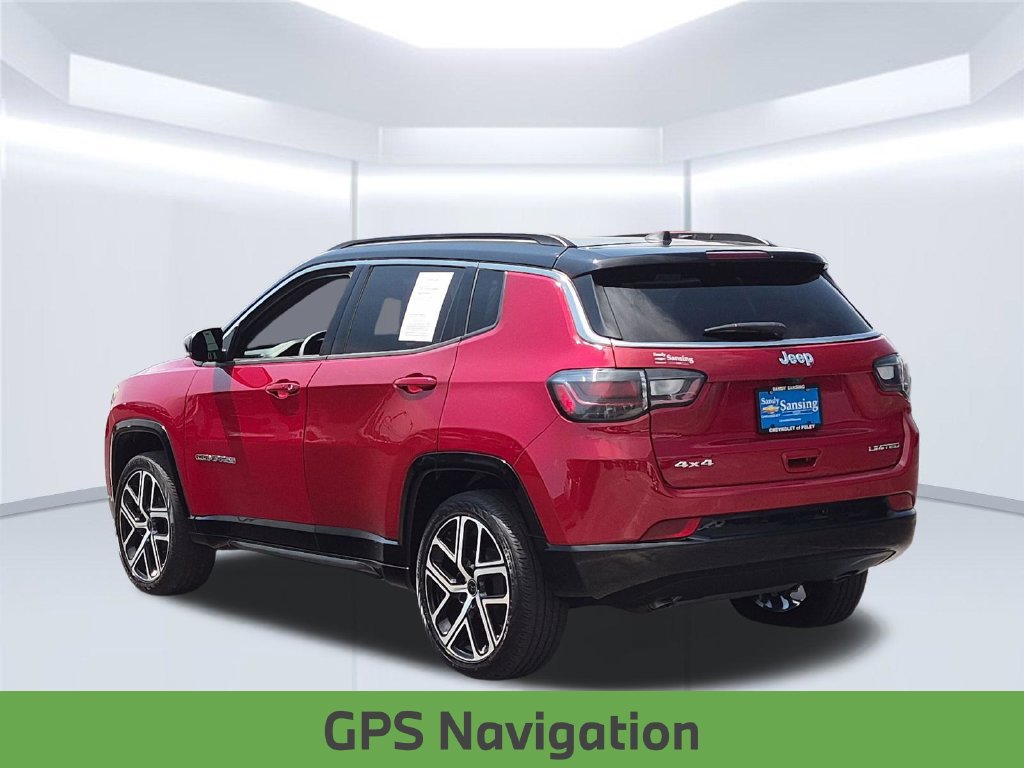 Used 2025 Jeep Compass Limited w/ Elite Group AWD/4WD image 3