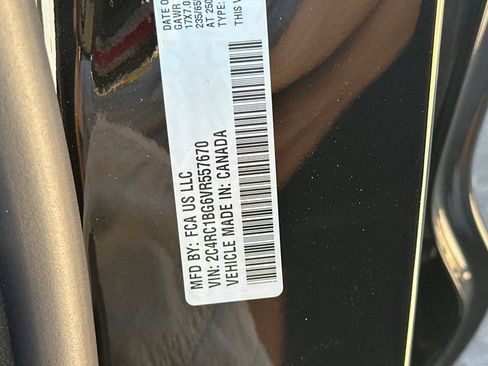New 2027 Chrysler Pacifica Select FWD image 29