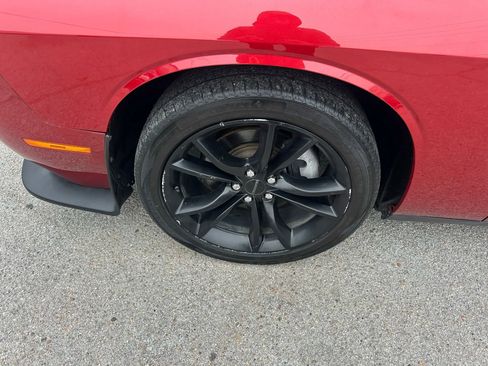 Used 2016 Dodge Challenger SXT Plus image 22