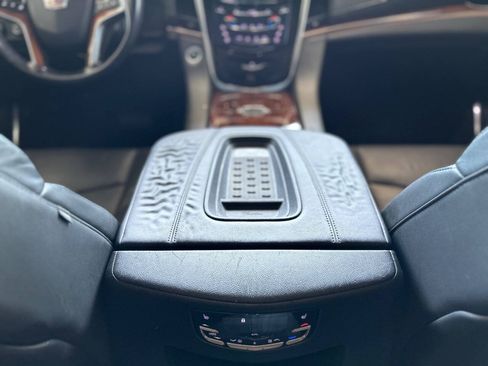 Used 2017 Cadillac Escalade Luxury AWD/4WD image 74