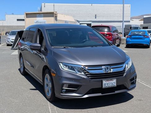Used 2018 Honda Odyssey EX-L image 3