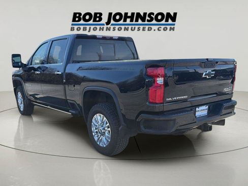 Used 2022 Chevrolet Silverado 2500 High Country w/ Z71 Off-Road Package AWD/4WD image 4