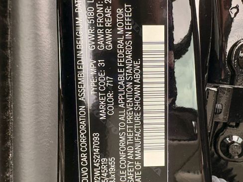 Certified 2025 Volvo V60 B5 Cross Country Ultra w/ Protection Package Premier image 19