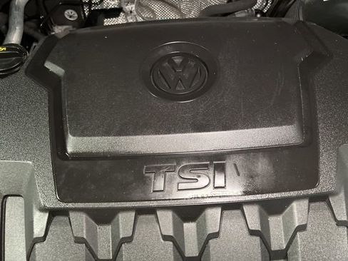 Used 2024 Volkswagen Tiguan SE AWD/4WD image 17