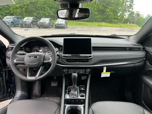 New 2026 Jeep Compass Latitude AWD/4WD image 11