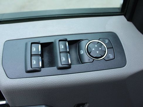 Used 2016 Ford F150 XLT w/ Equipment Group 302A Luxury AWD/4WD image 23