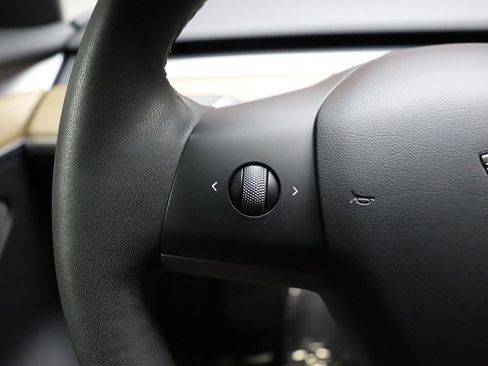 Used 2023 Tesla Model 3 Standard Range image 38