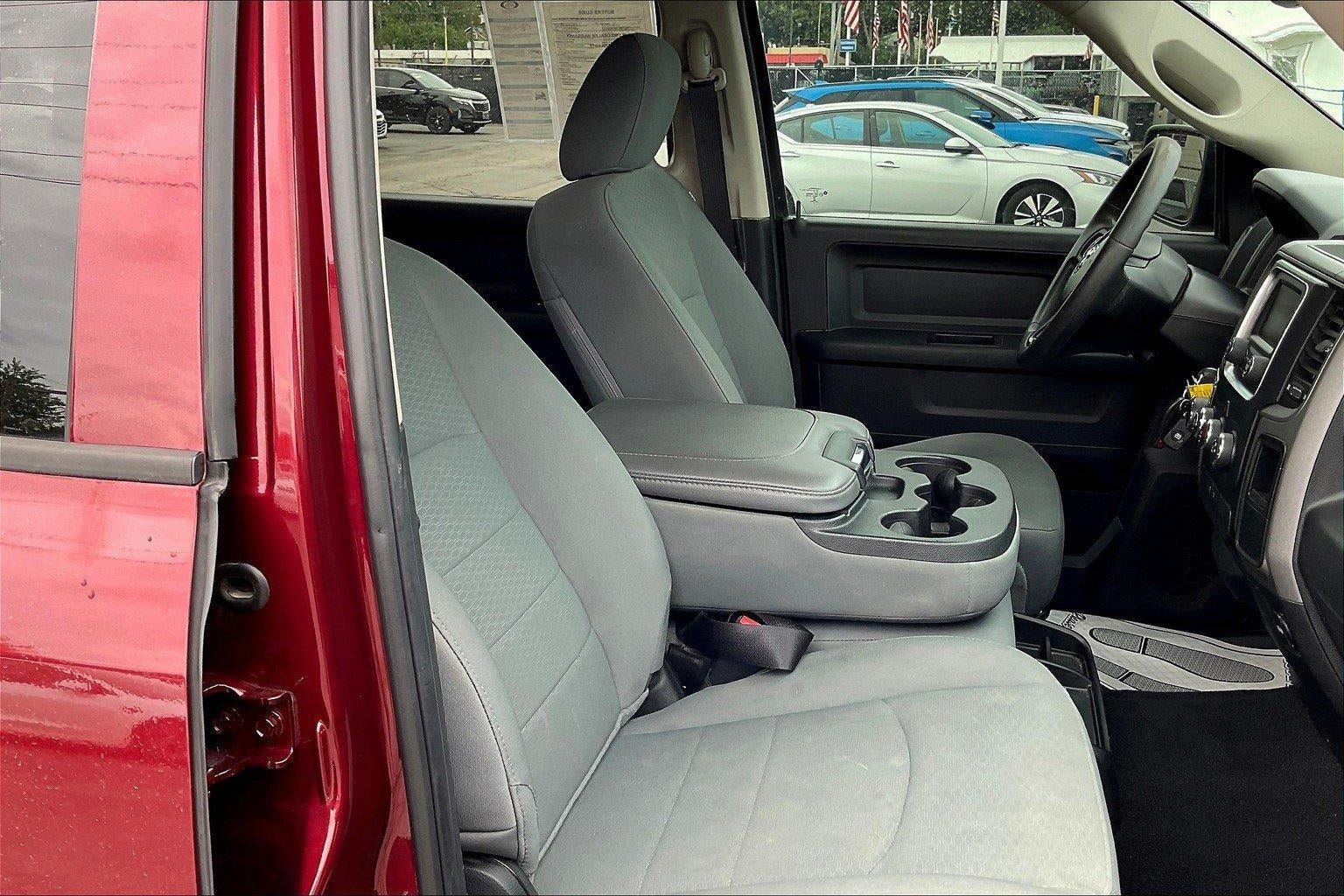 Used 2018 RAM 1500 Express w/ Express Value Package AWD/4WD image 6