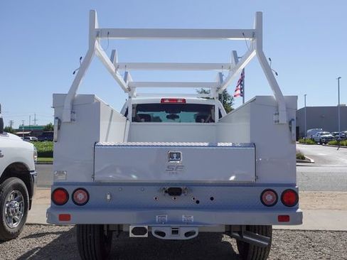 New 2024 RAM 3500 Tradesman w/ Chrome Appearance Group image 9