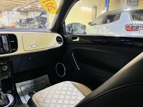 Used 2019 Volkswagen Beetle 2.0T Final Edition SEL FWD image 32