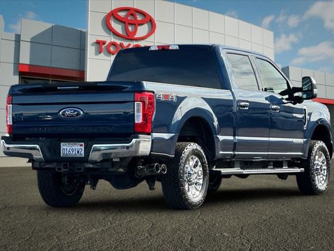 Used 2019 Ford F250 XLT w/ XLT Premium Package image 3