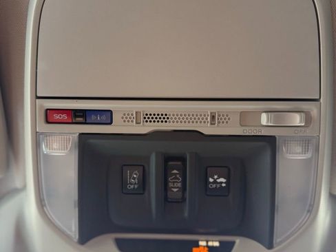 Used 2021 Subaru Forester Limited image 31