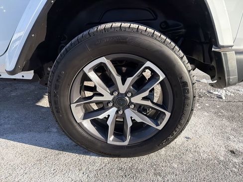 Used 2024 Jeep Wrangler Unlimited w/ Convenience Group image 32