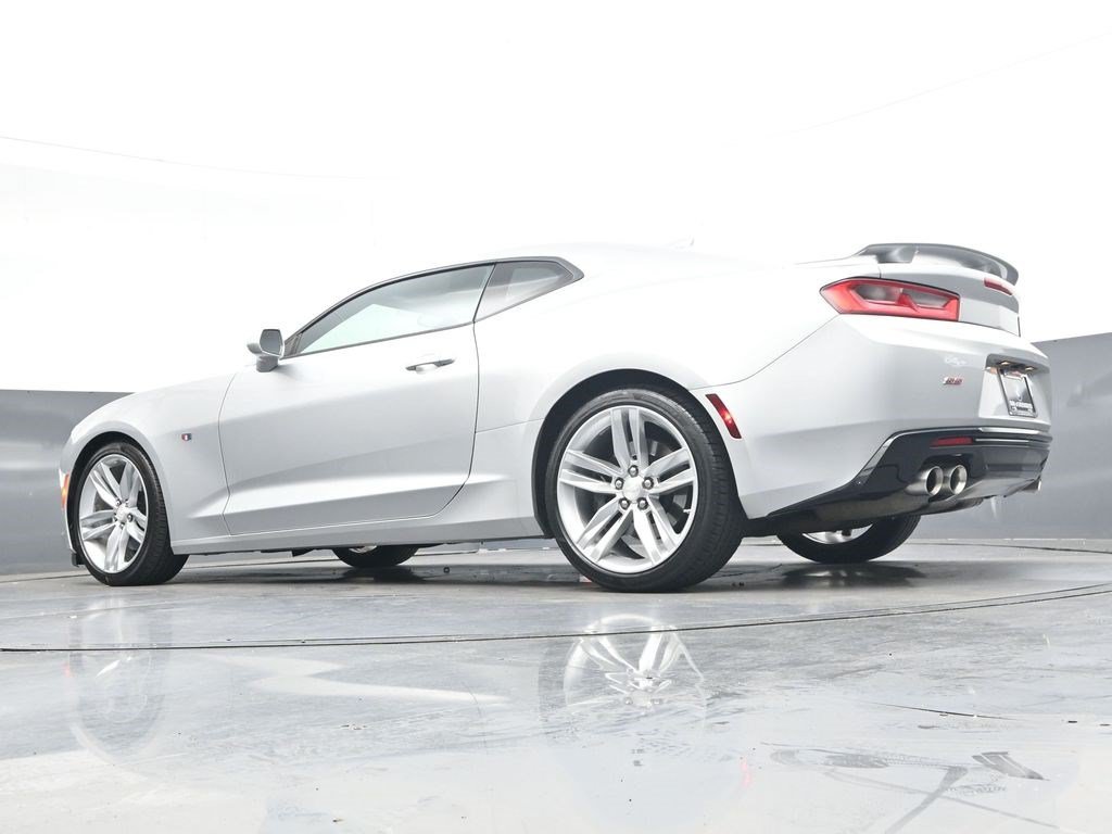 Used 2018 Chevrolet Camaro SS RWD image 32