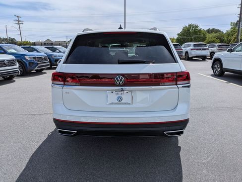 New 2026 Volkswagen Atlas SE FWD image 4