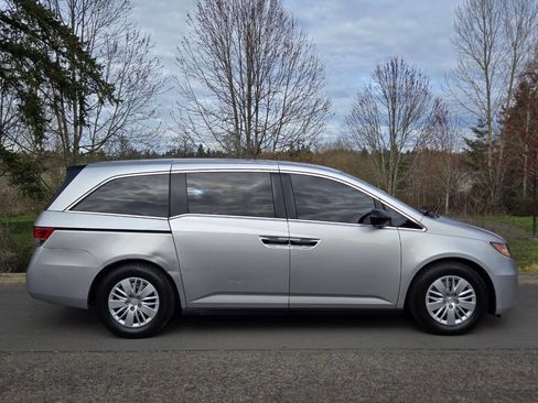 Used 2014 Honda Odyssey LX image 11