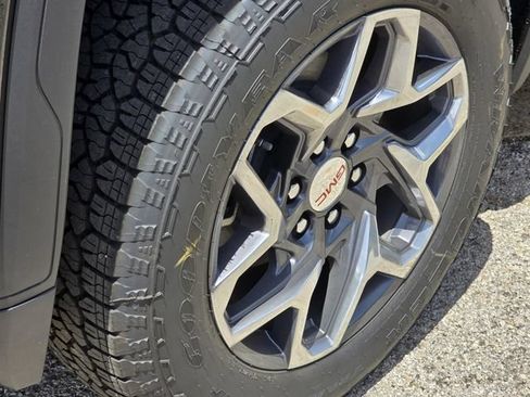 New 2026 GMC Sierra 1500 SLT AWD/4WD image 9