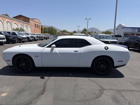 Used 2018 Dodge Challenger R/T Plus RWD image 5