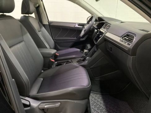 Used 2023 Volkswagen Tiguan SE w/ Panoramic Sunroof Package FWD image 92