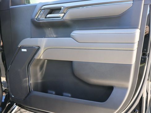 Used 2024 Chevrolet Silverado 1500 ZR2 image 8