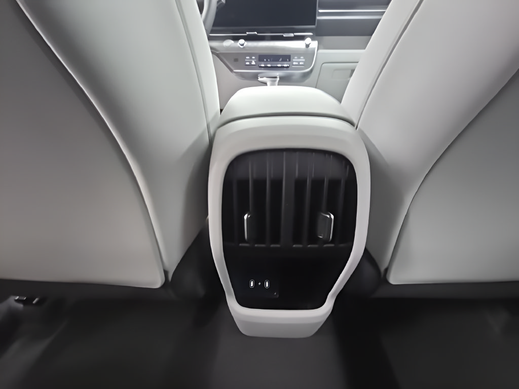 New 2027 Hyundai Kona SEL Sport AWD/4WD image 28