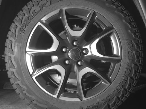 Used 2025 Jeep Compass Trailhawk AWD/4WD image 15