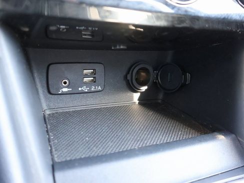 Used 2023 Subaru Forester Premium image 40