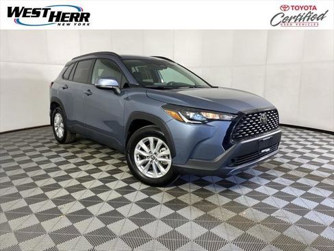 Certified 2023 Toyota Corolla Cross LE image 1