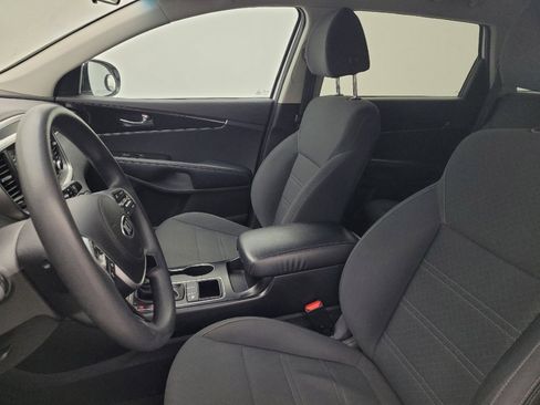 Used 2020 Kia Sorento LX image 17