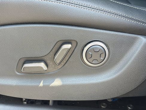 Certified 2026 Genesis GV70 2.5T AWD/4WD image 15