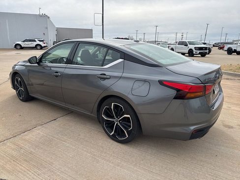 Used 2024 Nissan Altima 2.5 SR image 5