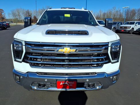 Used 2024 Chevrolet Silverado 2500 LTZ w/ LTZ Premium Package image 9