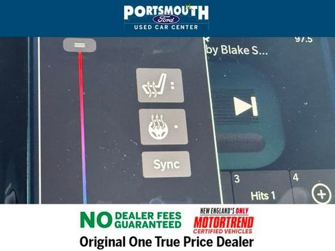 Used 2024 Chrysler Pacifica Touring-L image 10