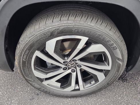 Used 2021 Volkswagen Atlas SEL Premium image 9