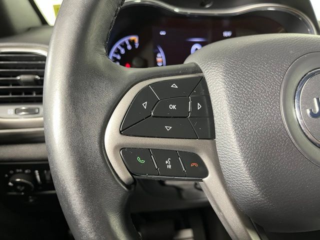 Used 2019 Jeep Grand Cherokee Laredo AWD/4WD image 20