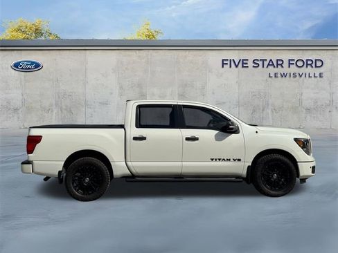 Used 2019 Nissan Titan SV w/ SV Convenience Package AWD/4WD image 3