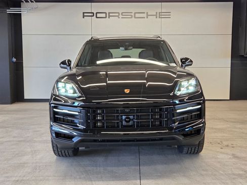 New 2026 Porsche Cayenne Base image 25