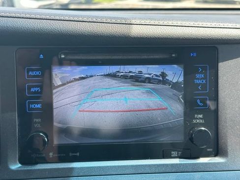 Used 2017 Toyota Sienna XLE w/ XLE Navigation Package FWD image 28